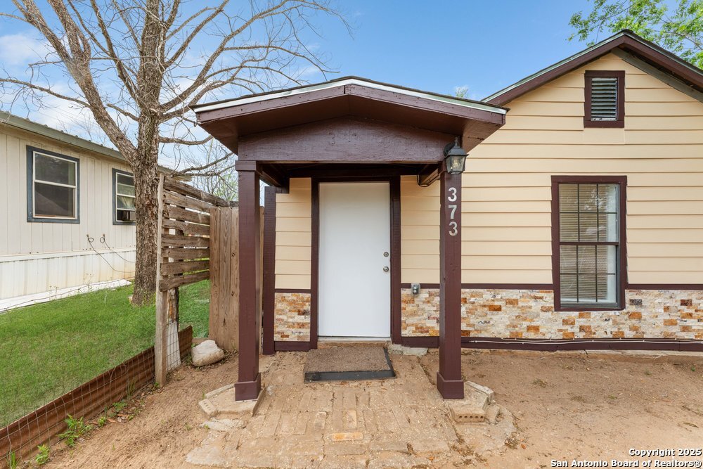 373 Avenue I