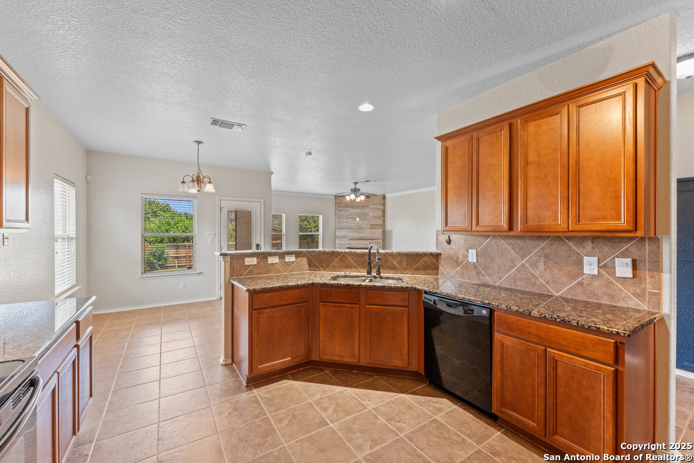 8407 Apache Bend
