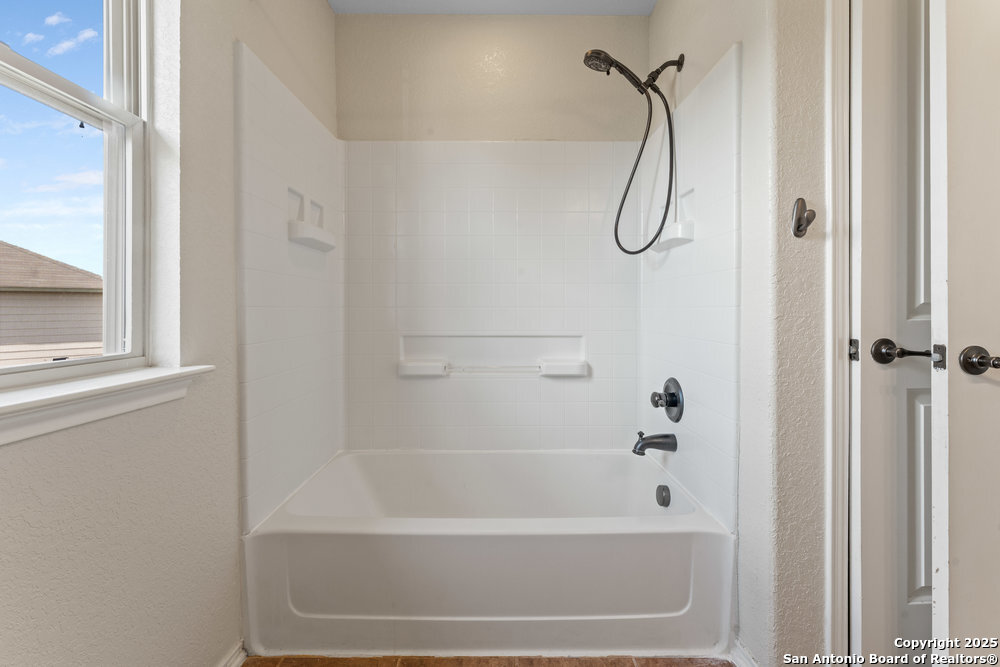 8407 Apache Bend