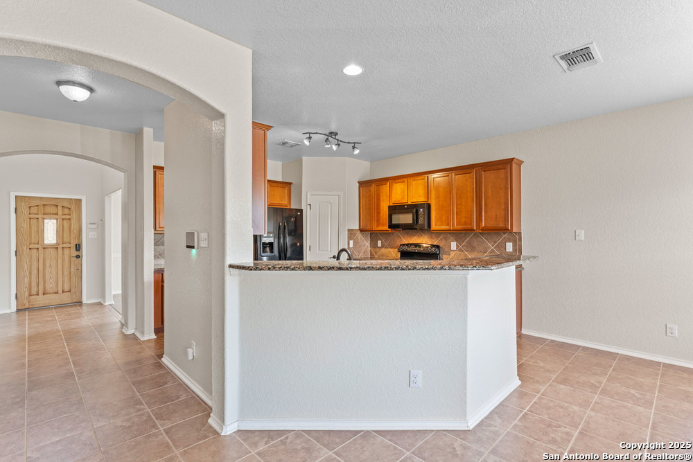 8407 Apache Bend