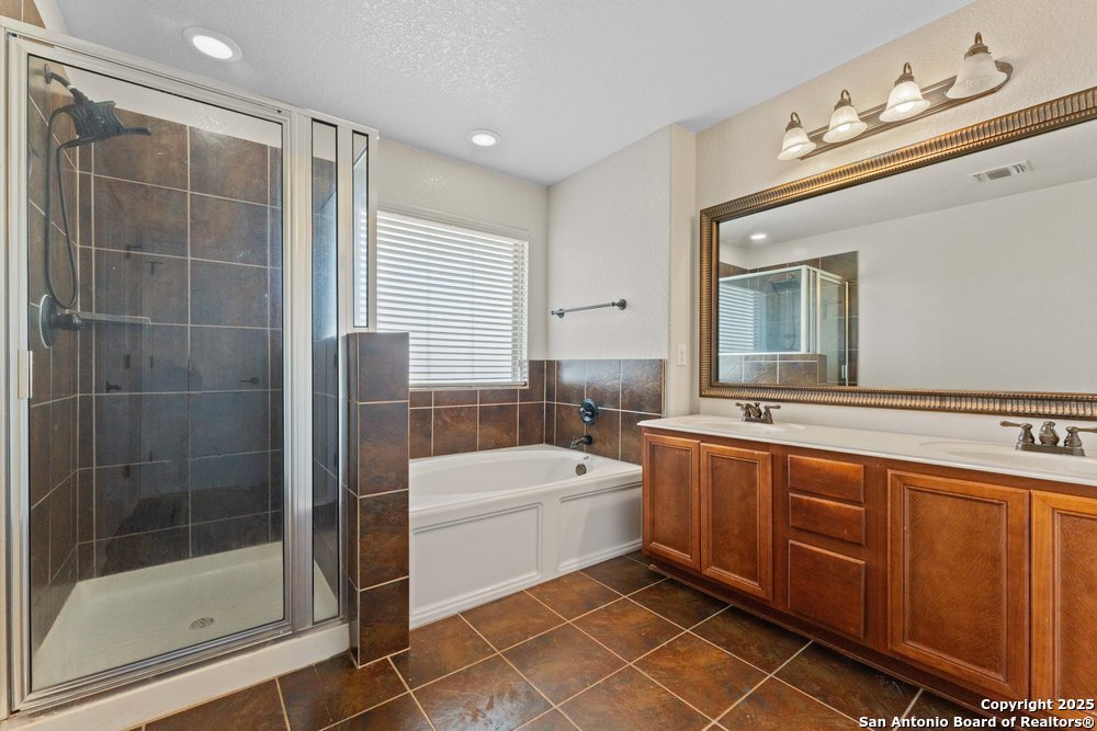 8407 Apache Bend