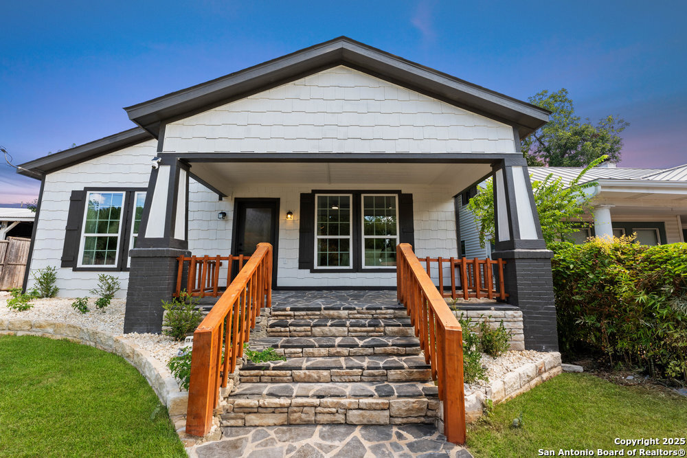 612 W Magnolia Ave