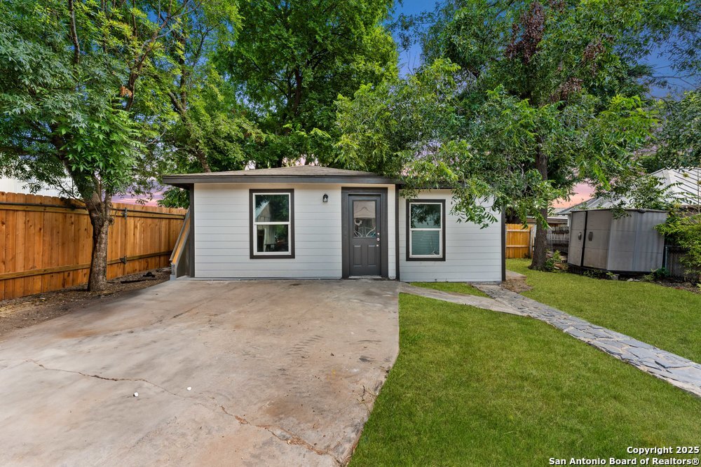 612 W Magnolia Ave