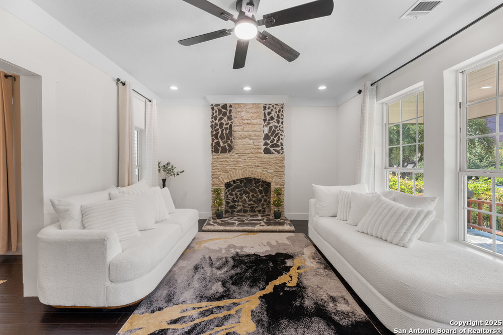 612 W Magnolia Ave