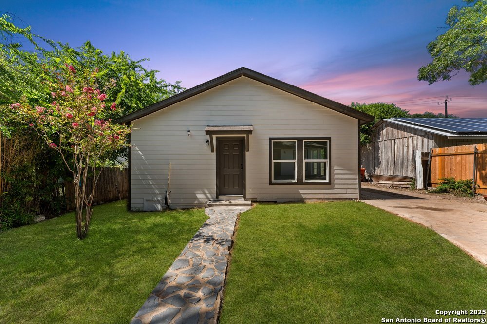612 W Magnolia Ave