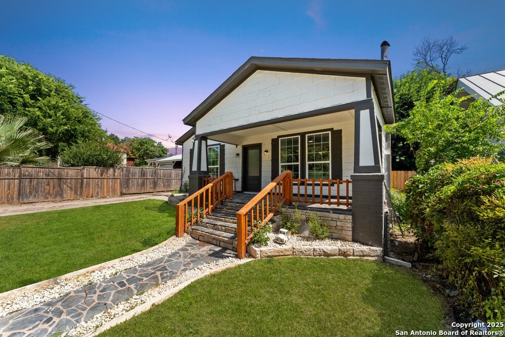 612 W Magnolia Ave