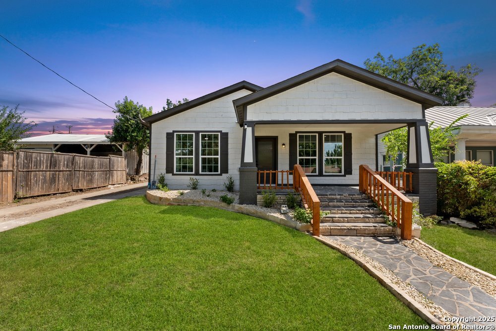 612 W Magnolia Ave