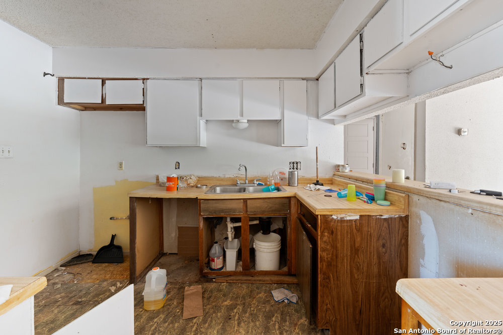 11542 Woollcott