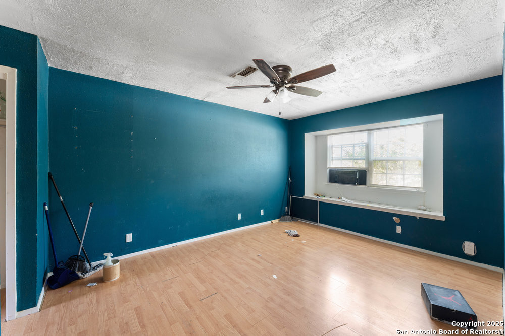 11542 Woollcott
