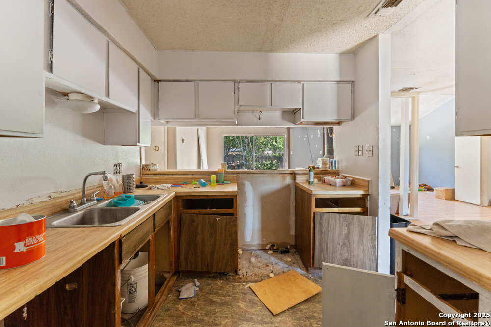 11542 Woollcott
