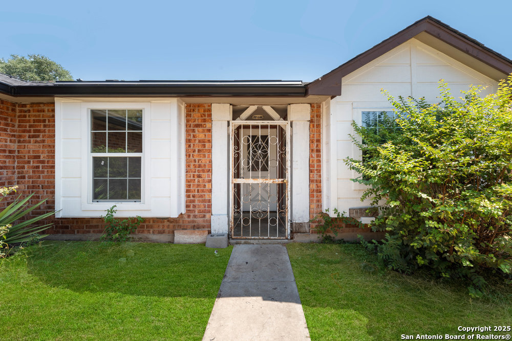 11542 Woollcott