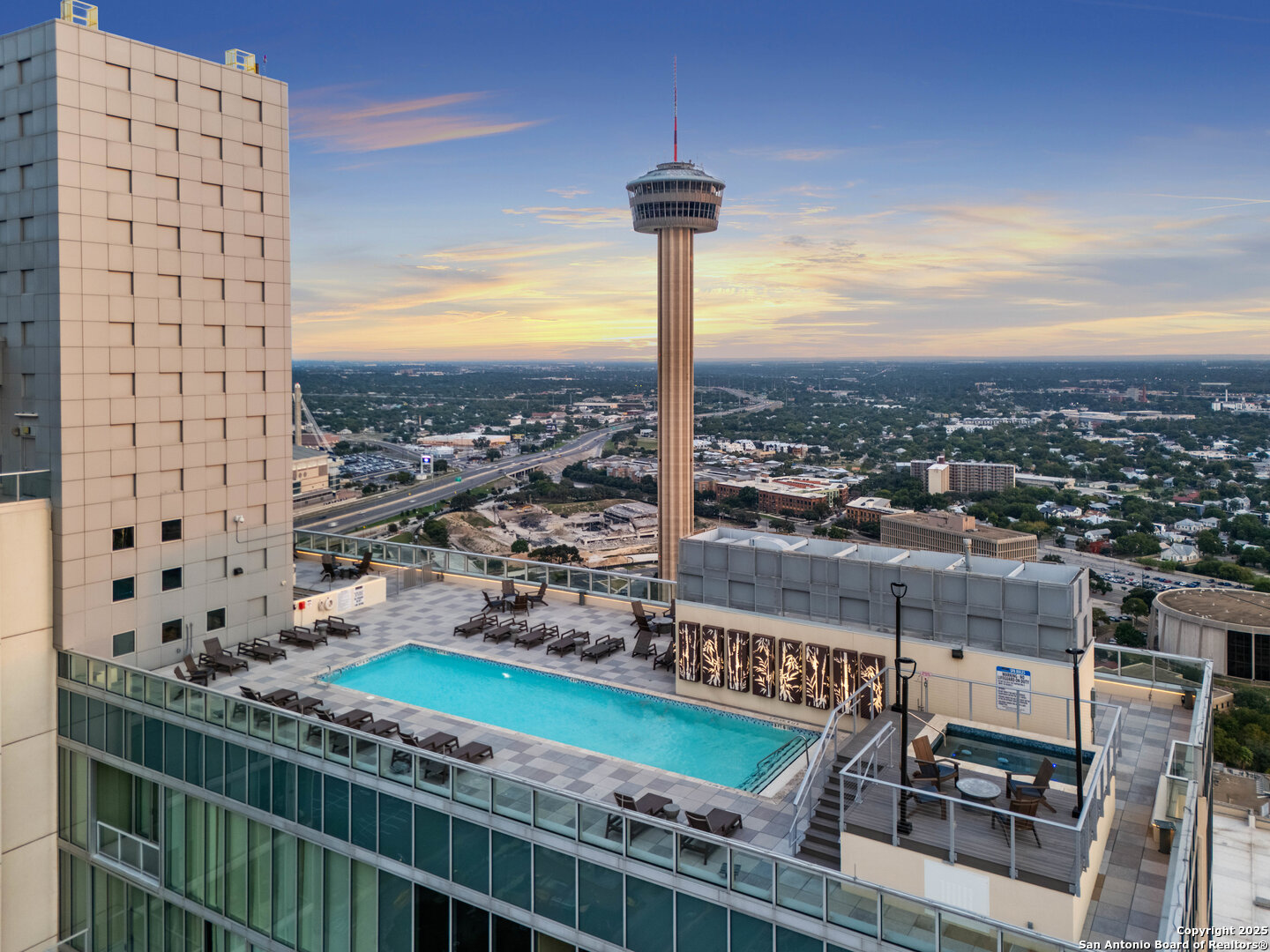 610 E Market UNIT 2715