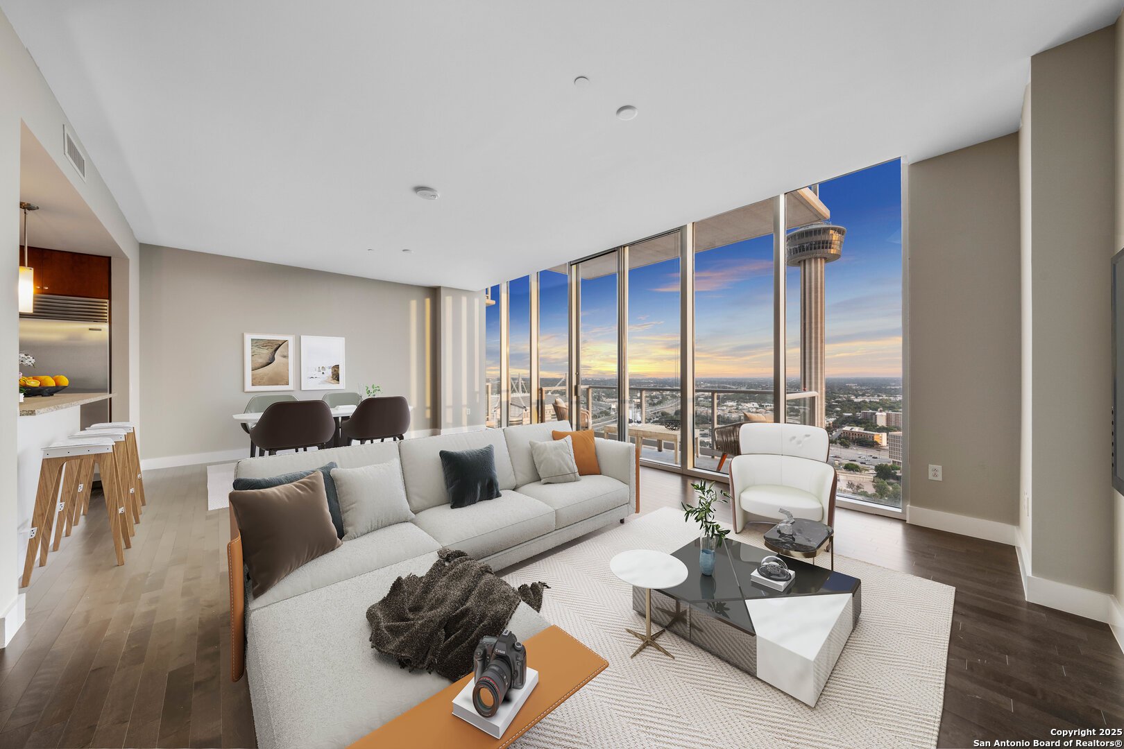 610 E Market UNIT 2715