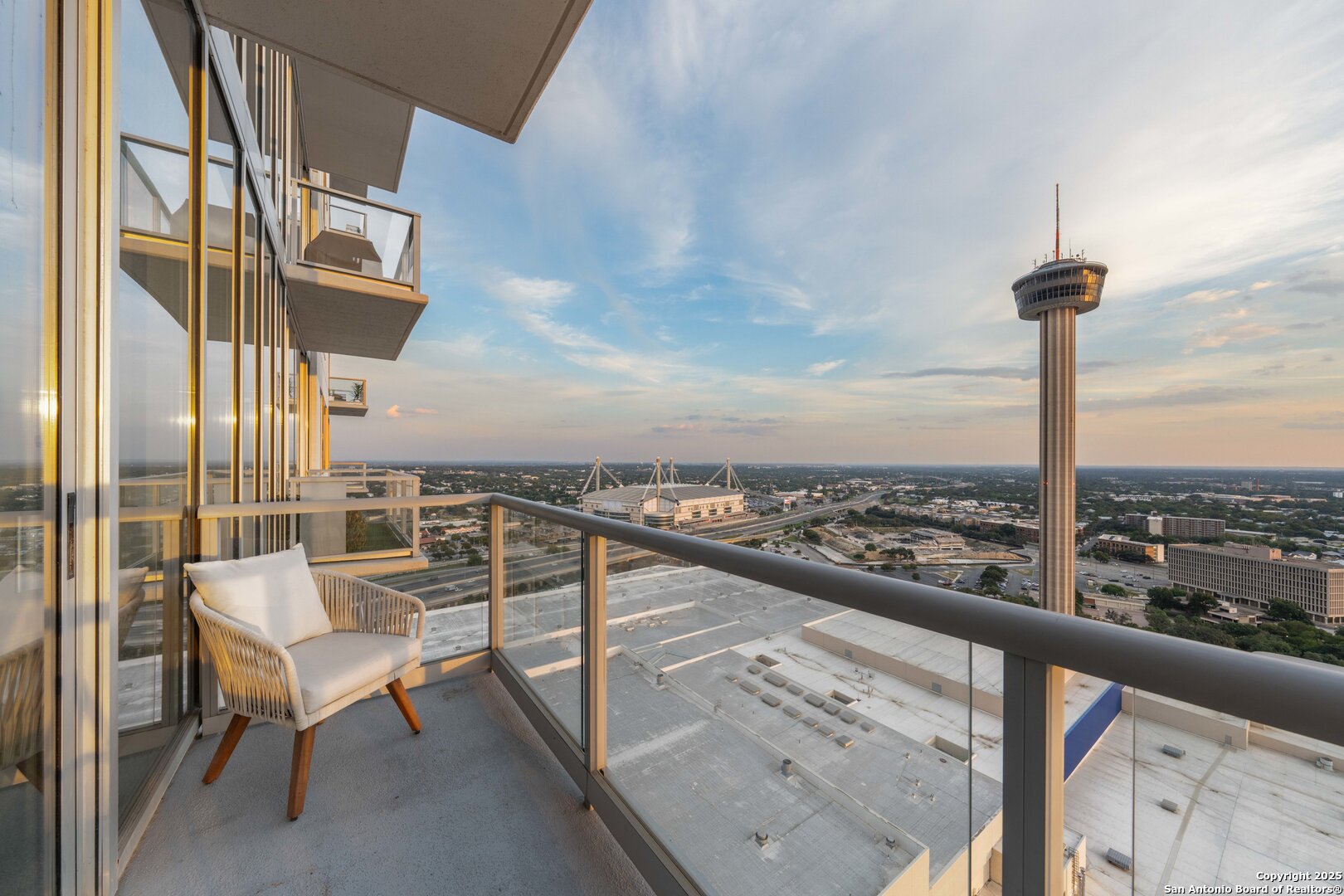 610 E Market UNIT 2715