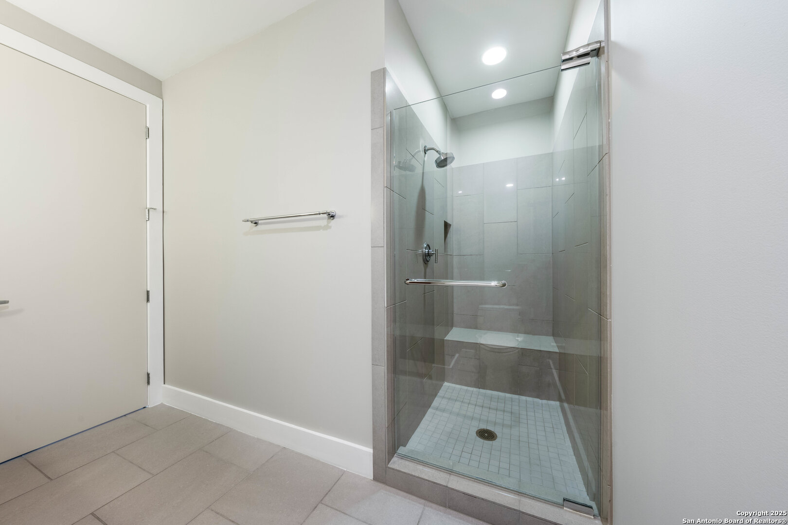 610 E Market UNIT 2715