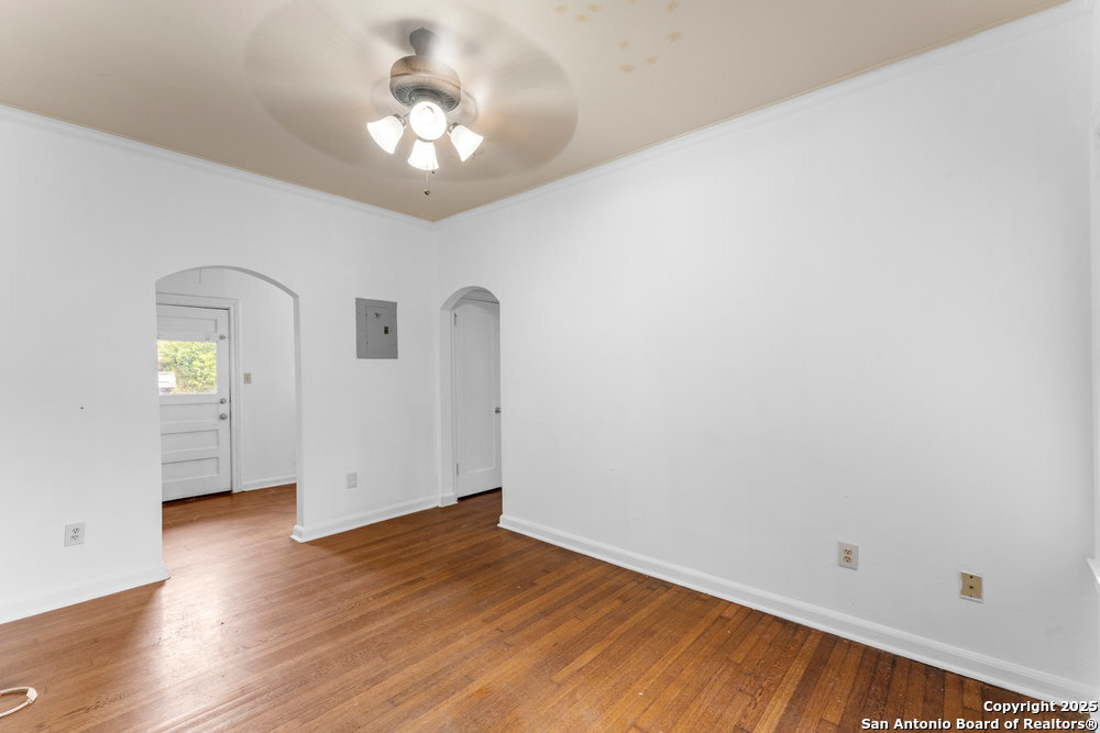 343 W Summit