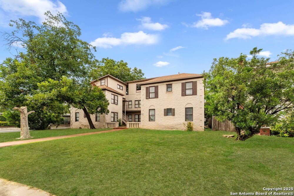 343 W Summit