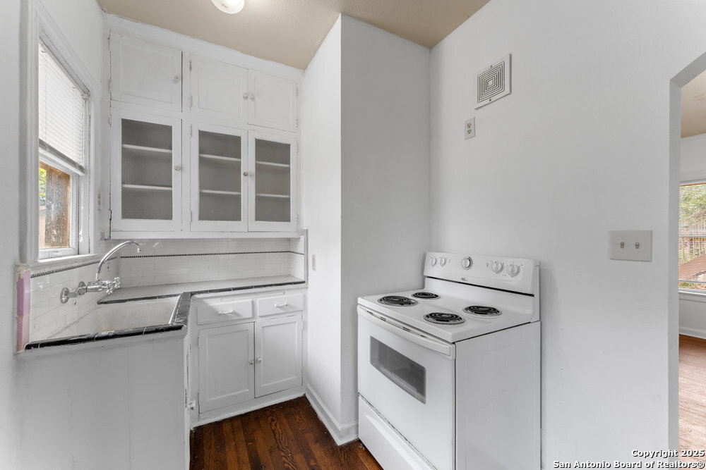 343 W Summit