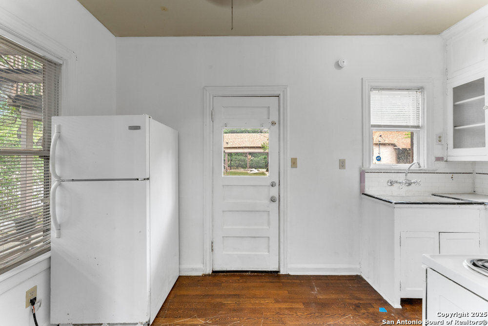 343 W Summit