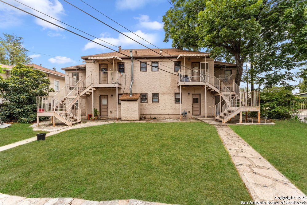 343 W Summit