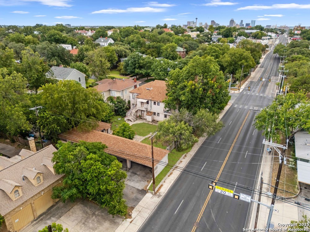 343 W Summit