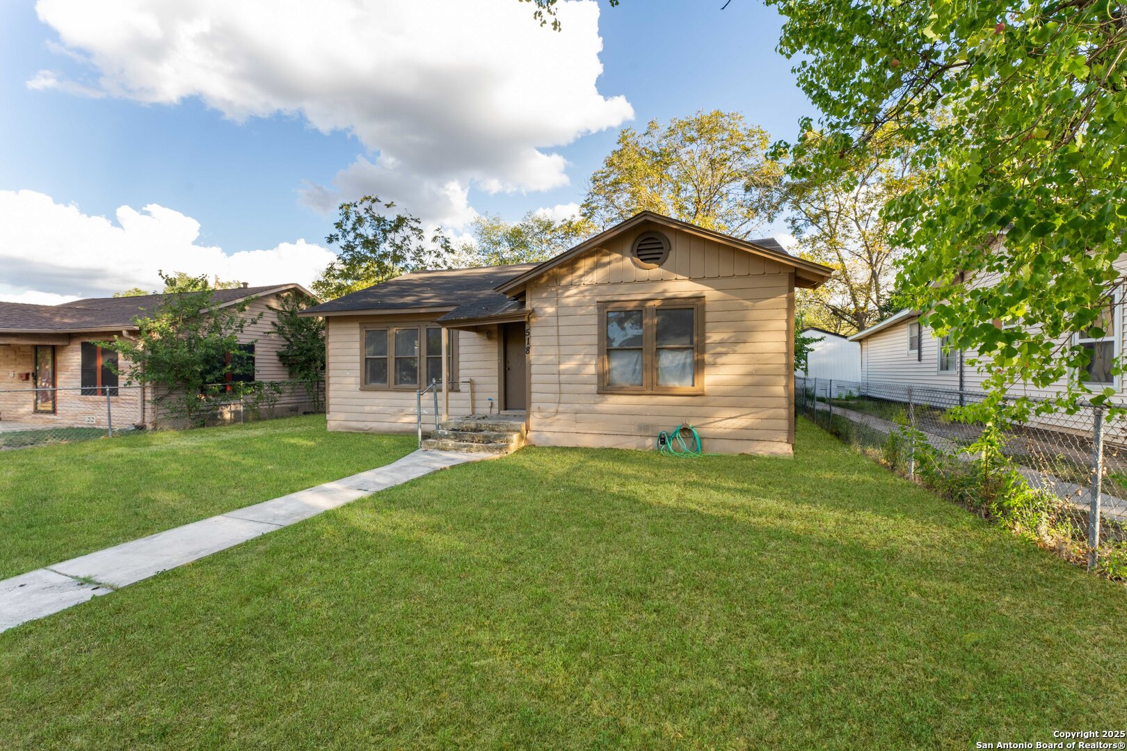 518 Wright Ave
