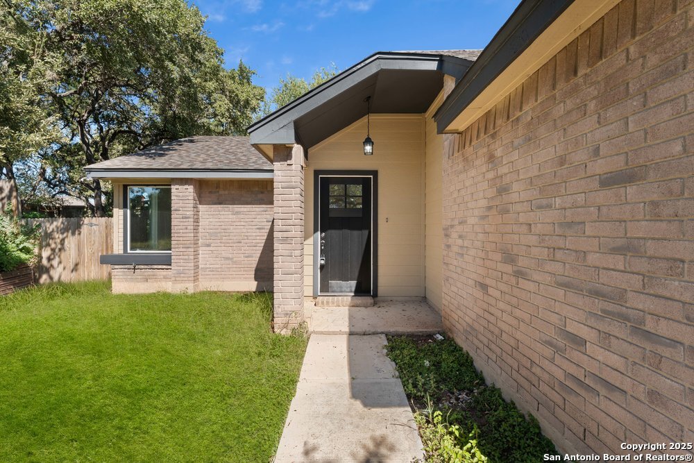 9511 Deerbrook