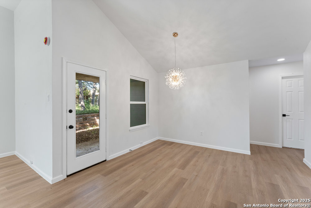 9511 Deerbrook
