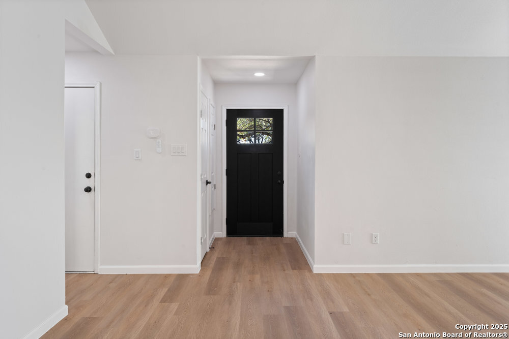 9511 Deerbrook