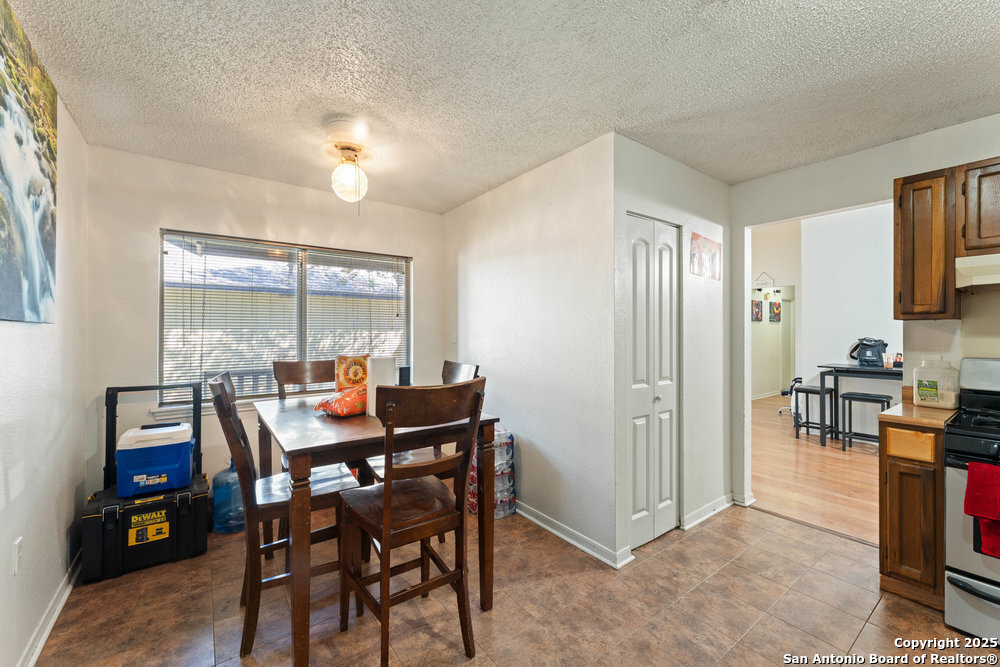 5936 Misty Glen