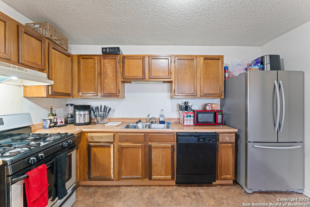 5936 Misty Glen