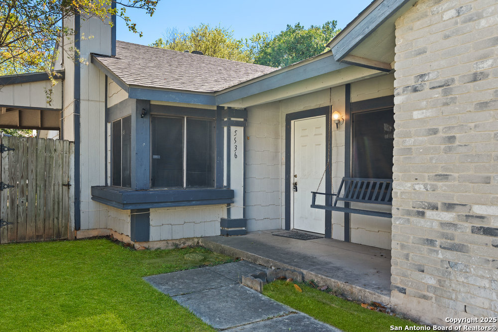 5936 Misty Glen