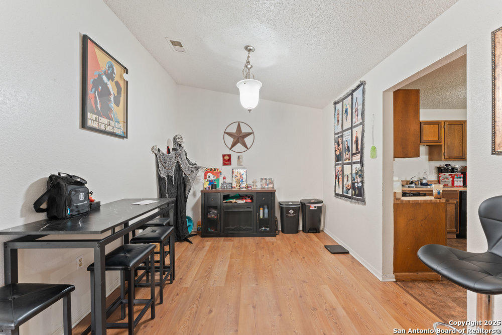 5936 Misty Glen