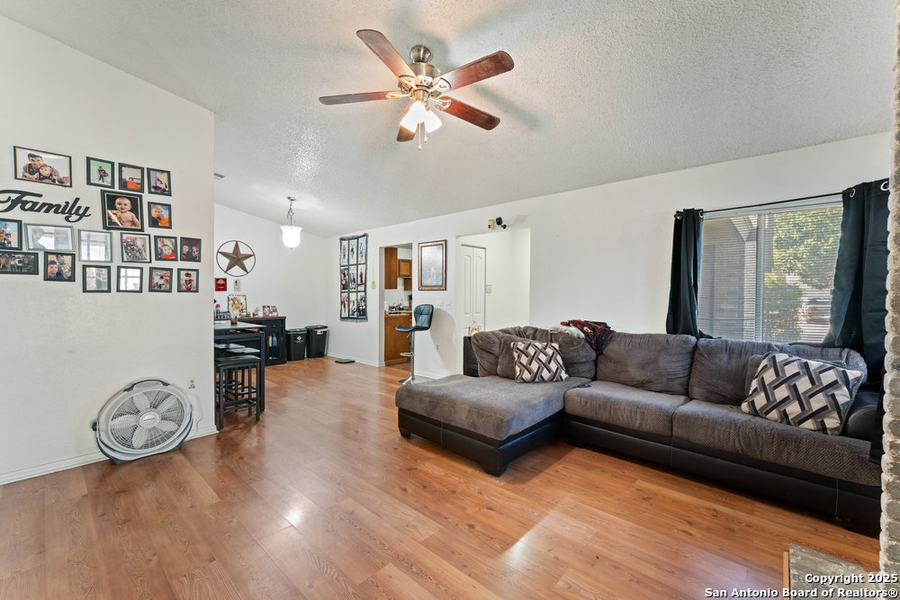 5936 Misty Glen