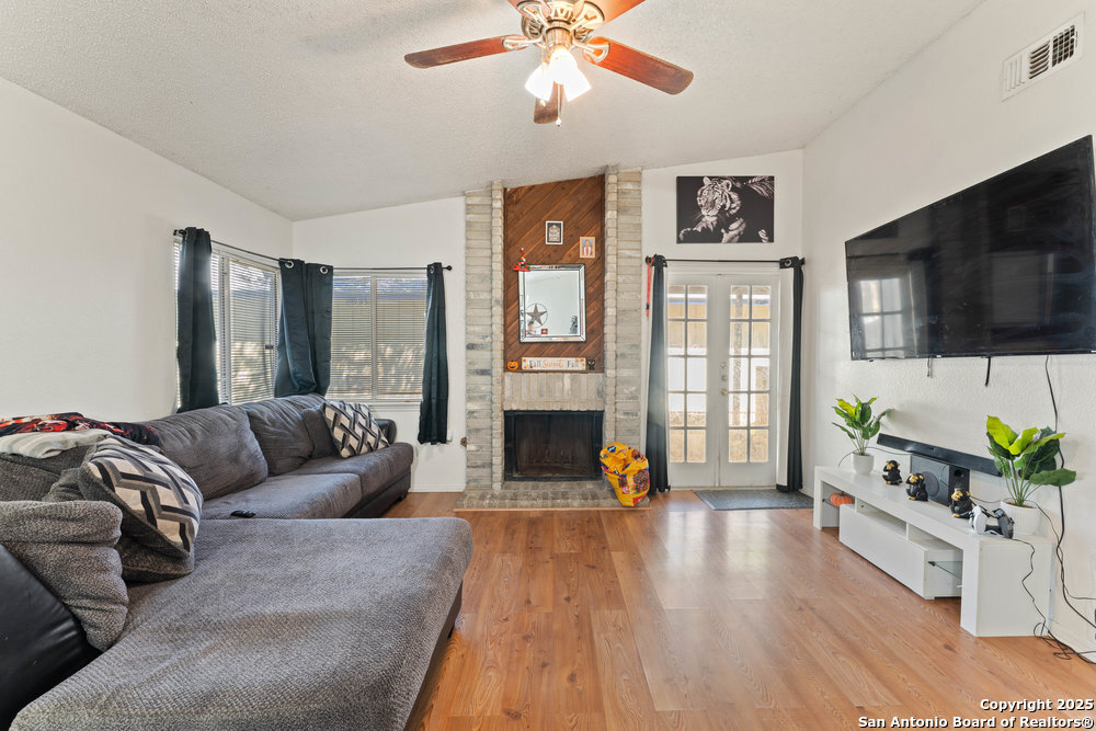 5936 Misty Glen