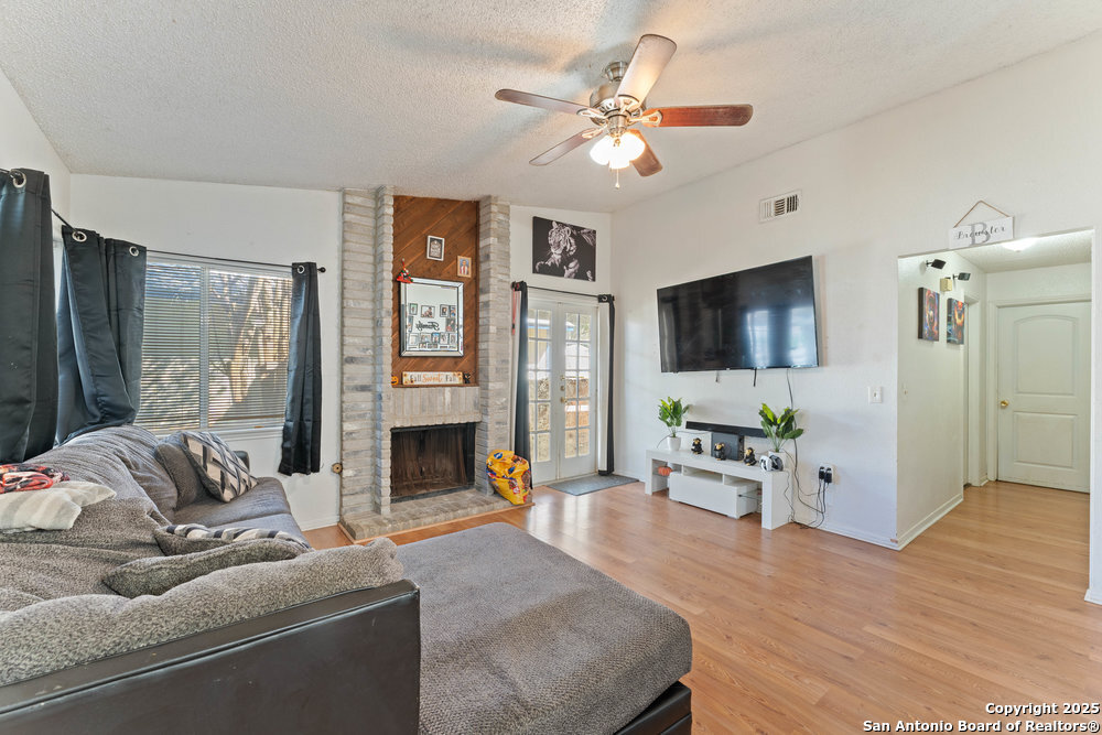 5936 Misty Glen