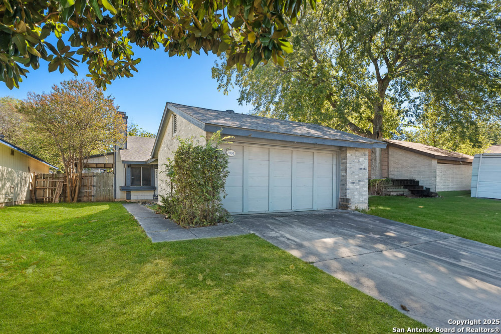 5936 Misty Glen