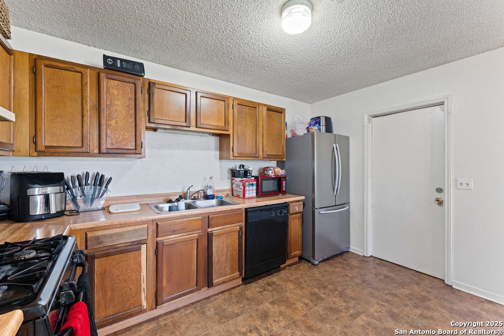 5936 Misty Glen