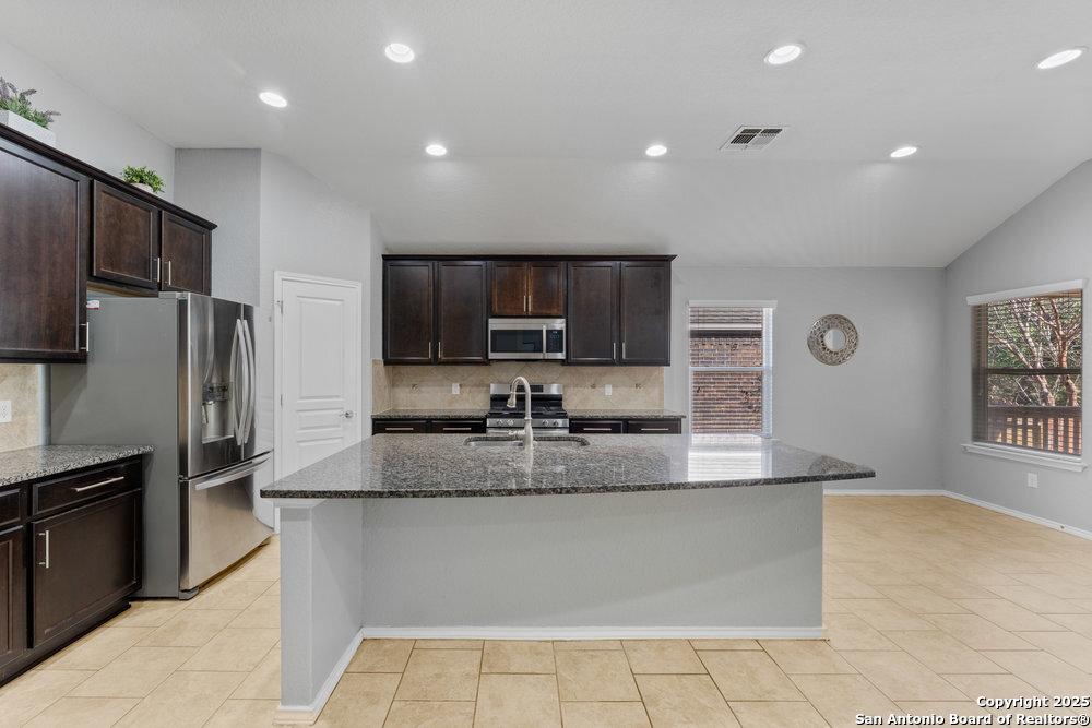 27514 Valle Verde