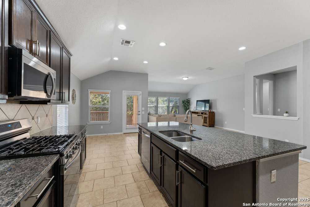 27514 Valle Verde