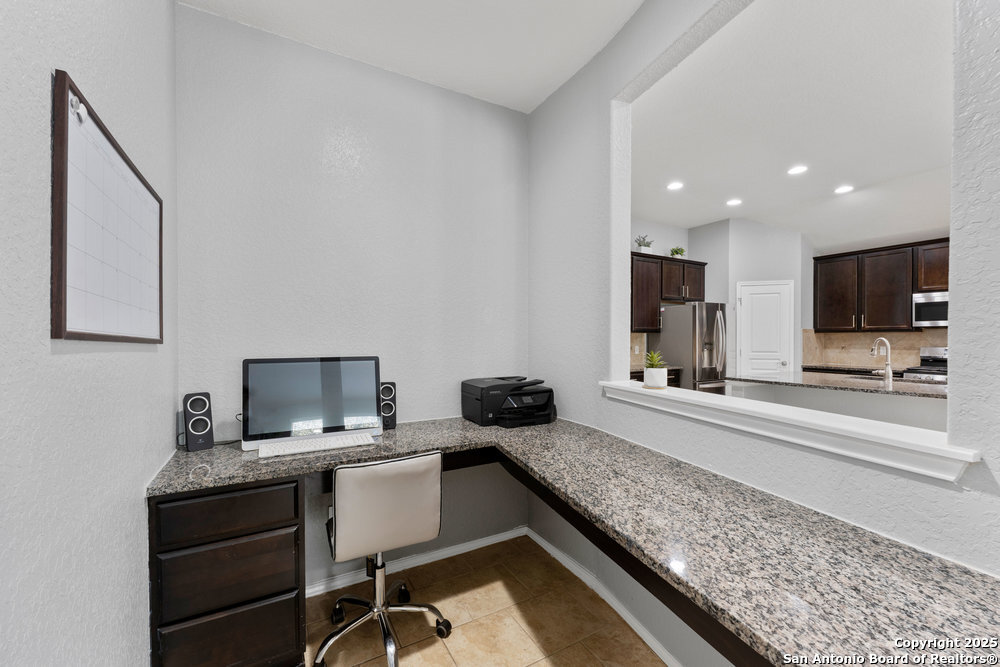 27514 Valle Verde