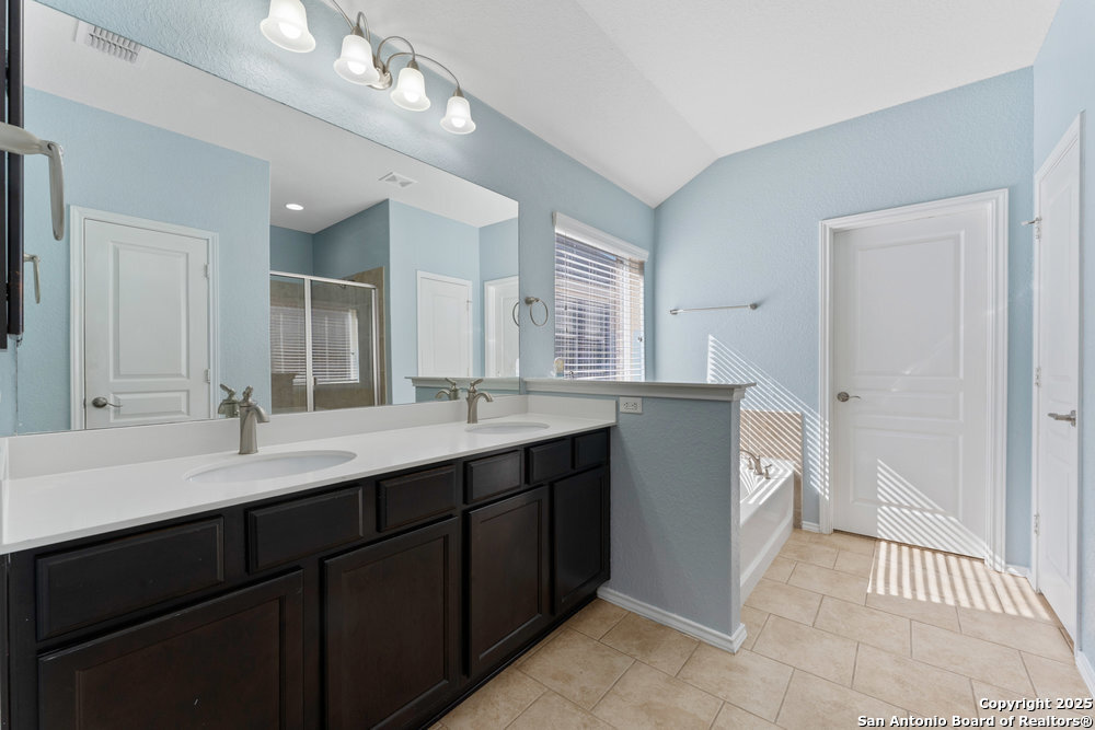 27514 Valle Verde