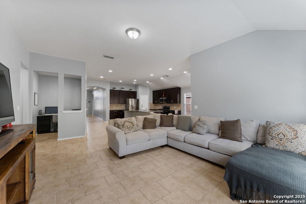 27514 Valle Verde