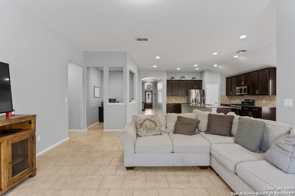 27514 Valle Verde