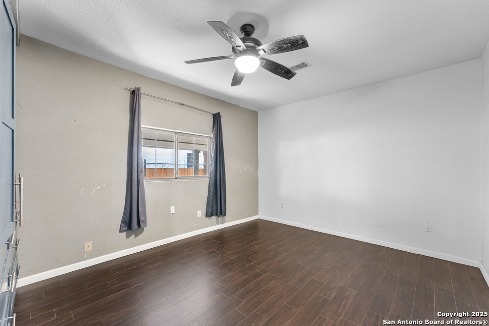 733 Delmar