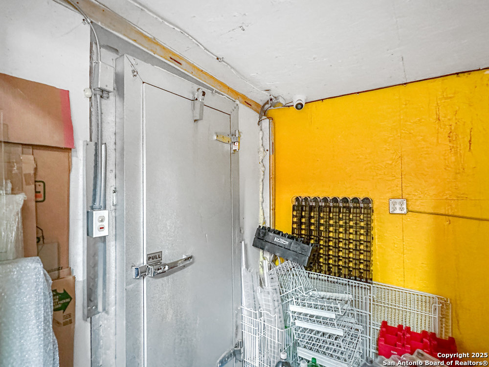 702 Avenue H