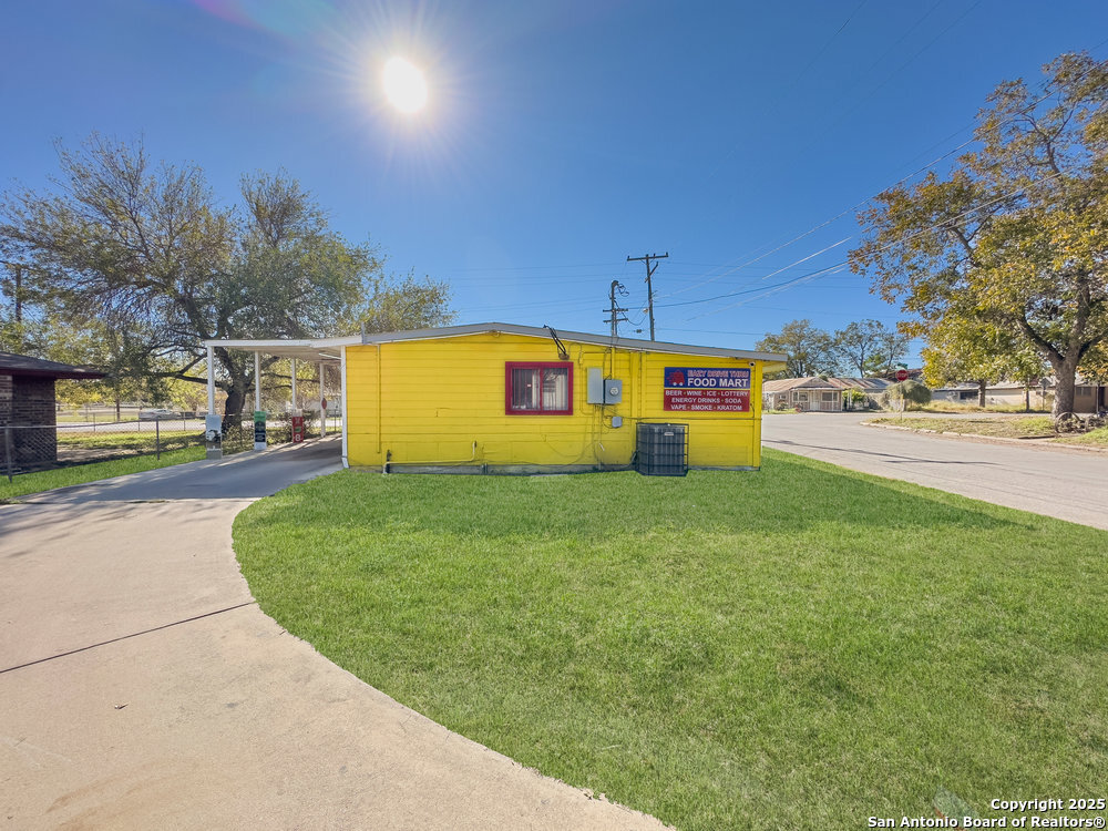 702 Avenue H