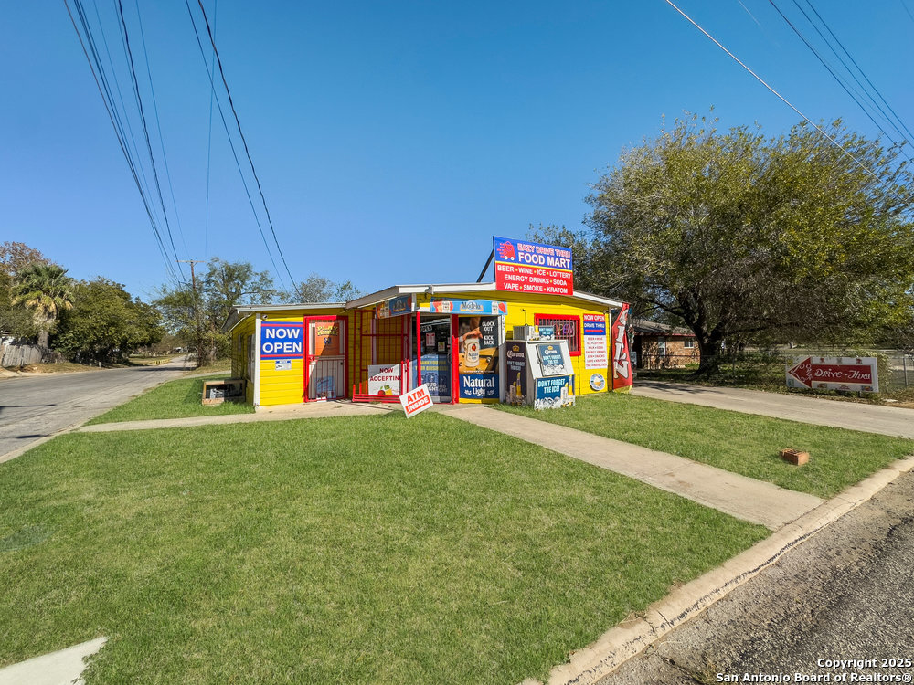 702 Avenue H