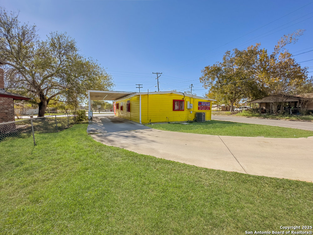 702 Avenue H