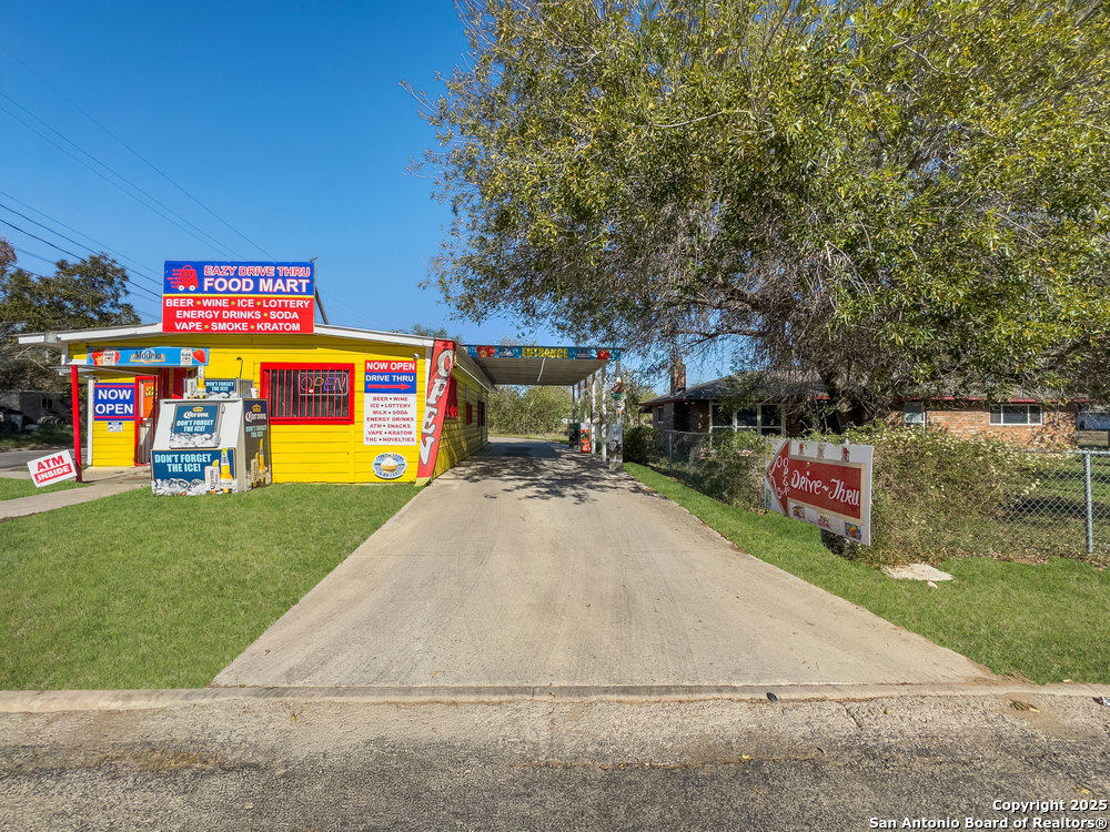 702 Avenue H